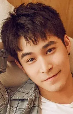 بیوگرافی Yao Zhou