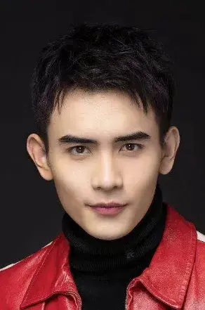 بیوگرافی Yi Wei Huang