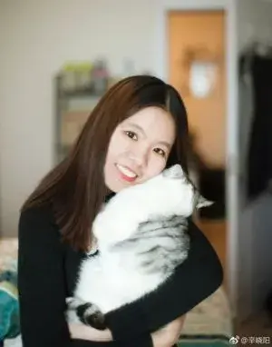 بیوگرافی Xin Xiao Yang