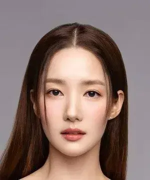 بیوگرافی Min Young Park