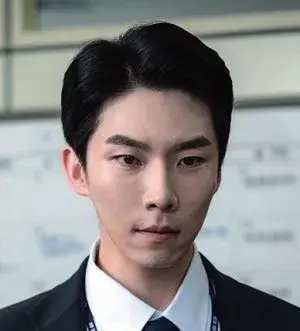 بیوگرافی Si Hwan Ma