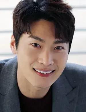 بیوگرافی Eun Hyung Lee
