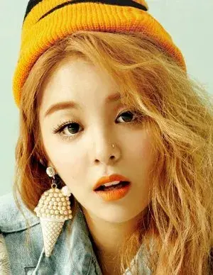 بیوگرافی Ye Jin Lee