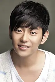بیوگرافی Yong Joon Ahn