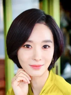 بیوگرافی Mae Ri Lee