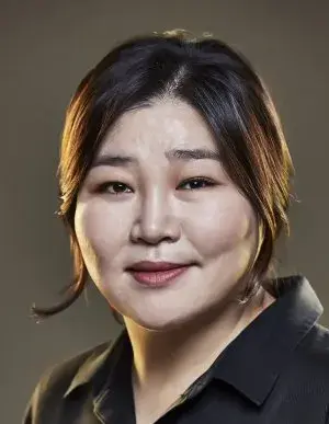 بیوگرافی Soo Hee Go