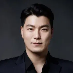 بیوگرافی Jun Mo Yang