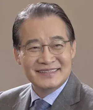 بیوگرافی Young Jae Dok Go