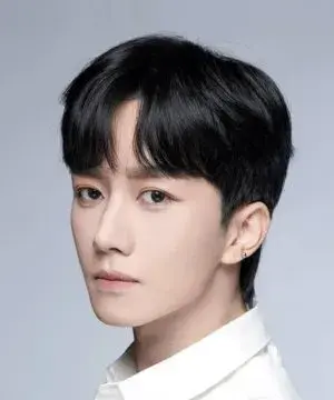 بیوگرافی Xin Huang