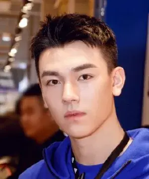 بیوگرافی Dong Hao Ran