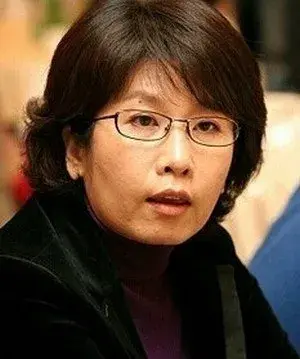 بیوگرافی Kyung Hee Lee