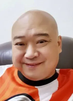 بیوگرافی Yi Zheng Lin