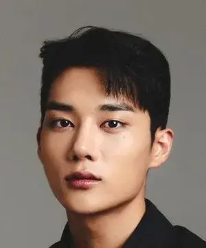 بیوگرافی Hyun Woo Ki