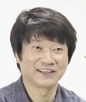 بیوگرافی Dong Yong Lee