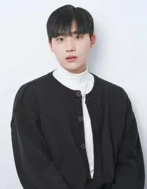 بیوگرافی Jong Hyuk Lee