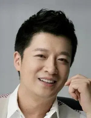 بیوگرافی Yi Zhang