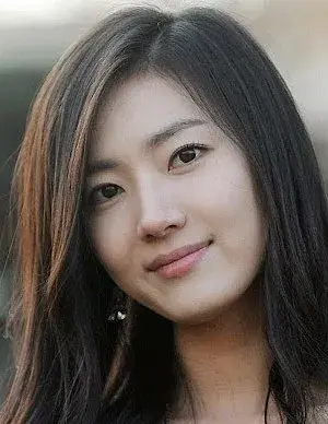 بیوگرافی Ah Young Kim