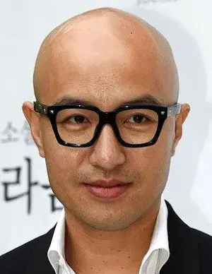 بیوگرافی Seok Cheon Hong