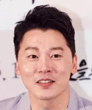 بیوگرافی Hyo Myung Kim