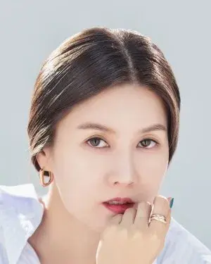 بیوگرافی Geum Hee Hwang