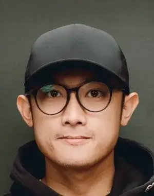 بیوگرافی Qing Zhong