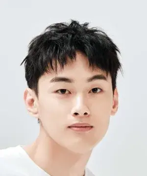 بیوگرافی Zi Rui Li
