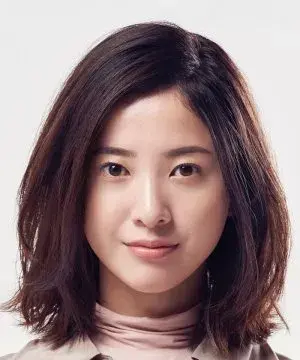 بیوگرافی Yuriko Yoshitaka