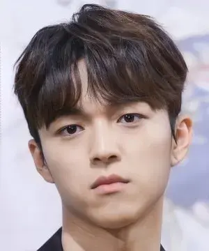 بیوگرافی Seung Hwan Baek