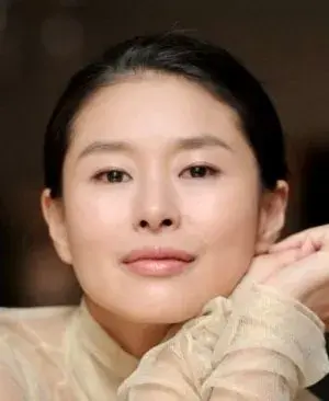 بیوگرافی Yoo Jung Lee