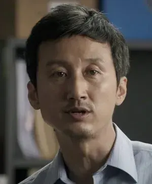 بیوگرافی Young Woong Kim