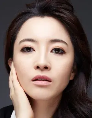 بیوگرافی Tae Young Lee