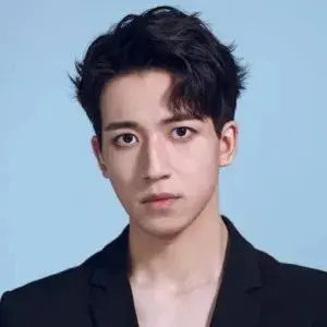بیوگرافی Yuan Zhe Zhong