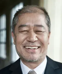 بیوگرافی Young Suk Lee