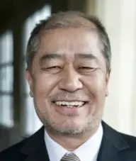بیوگرافی Young Suk Lee