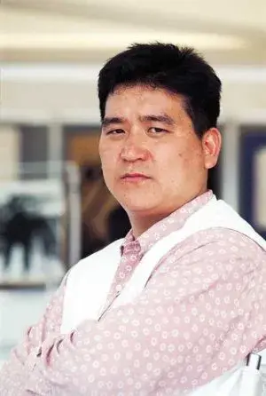 بیوگرافی Yoon Ho Yang
