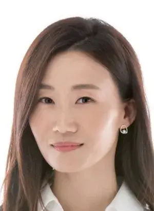 بیوگرافی Young Ah Kim
