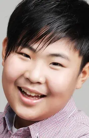 بیوگرافی Min Gyu Woo