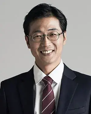 بیوگرافی Yoon Jae Lee
