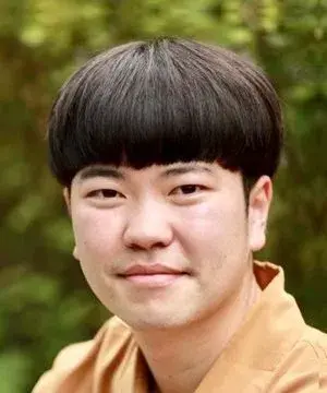 بیوگرافی Eun Soo Kim