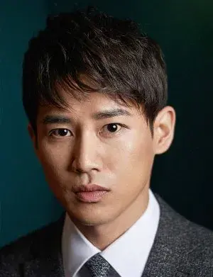 بیوگرافی Choong Goo Lee
