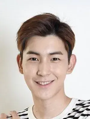 بیوگرافی Jong Young Han