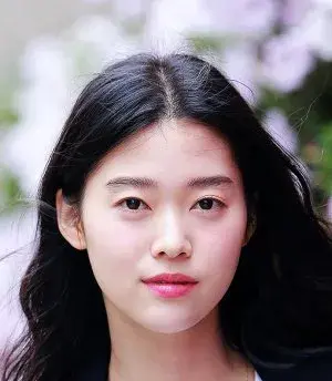 بیوگرافی Yi Seo Jung