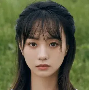 بیوگرافی Yi Xuan Hu