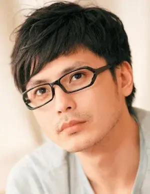 بیوگرافی Hideo Nakaizumi