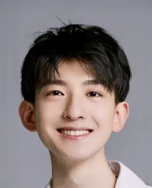 بیوگرافی Yuan Ruo Hang