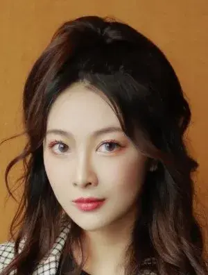 بیوگرافی Qi Zhong