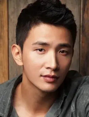بیوگرافی Yong Joo Lee