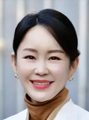 بیوگرافی Soo Ryun Lee