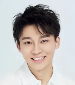 بیوگرافی Yi Tong Liu