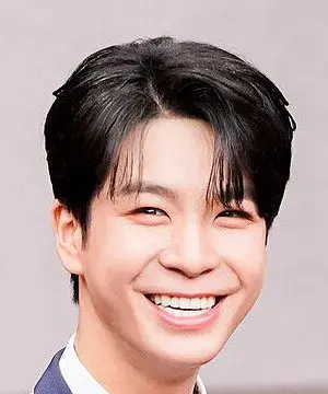 بیوگرافی Dong Won Jung